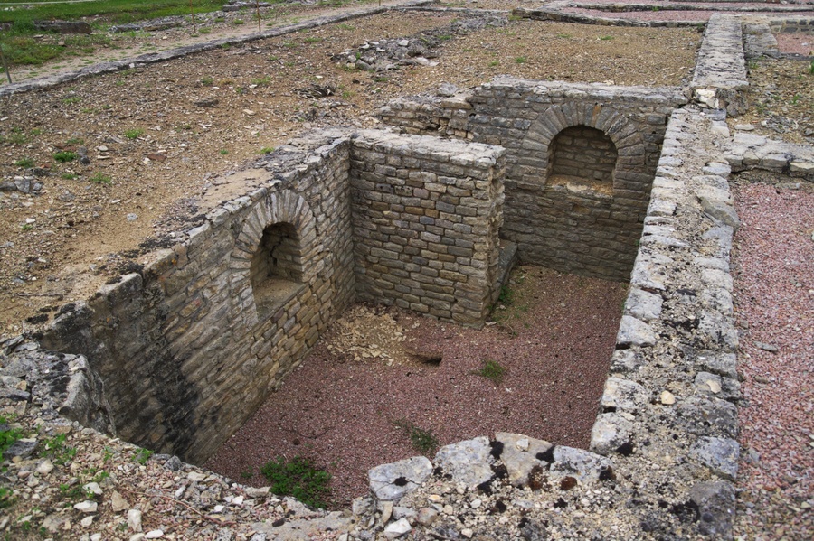 Vestiges